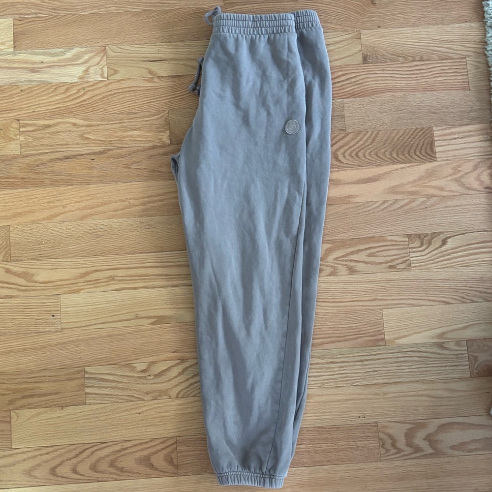 PINK Victoria's Secret Gray Sweatshirt & Joggers Set - Picture 4 of 8